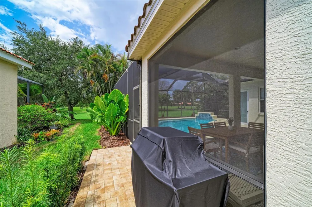6690 TAILFEATHER WAY Bradenton, FL 34203