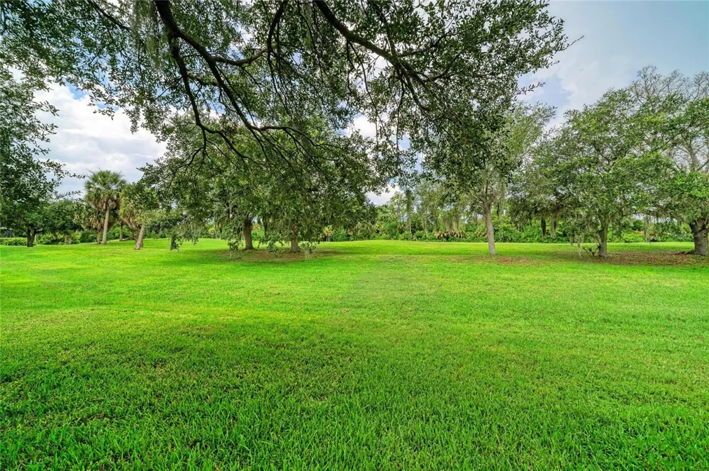 6690 TAILFEATHER WAY Bradenton, FL 34203