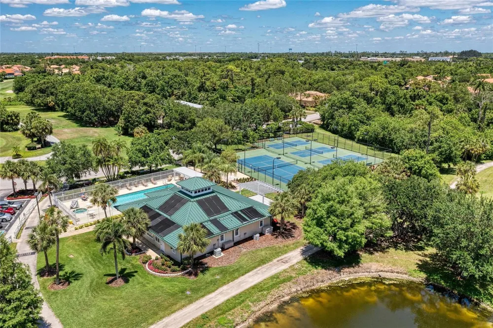 6690 TAILFEATHER WAY Bradenton, FL 34203