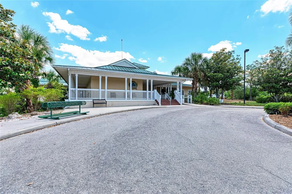 6690 TAILFEATHER WAY Bradenton, FL 34203