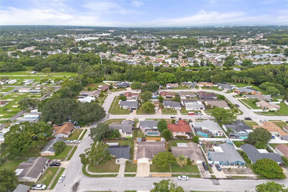 4243 CHIPMUNK DRIVE New Port Richey, FL 34653