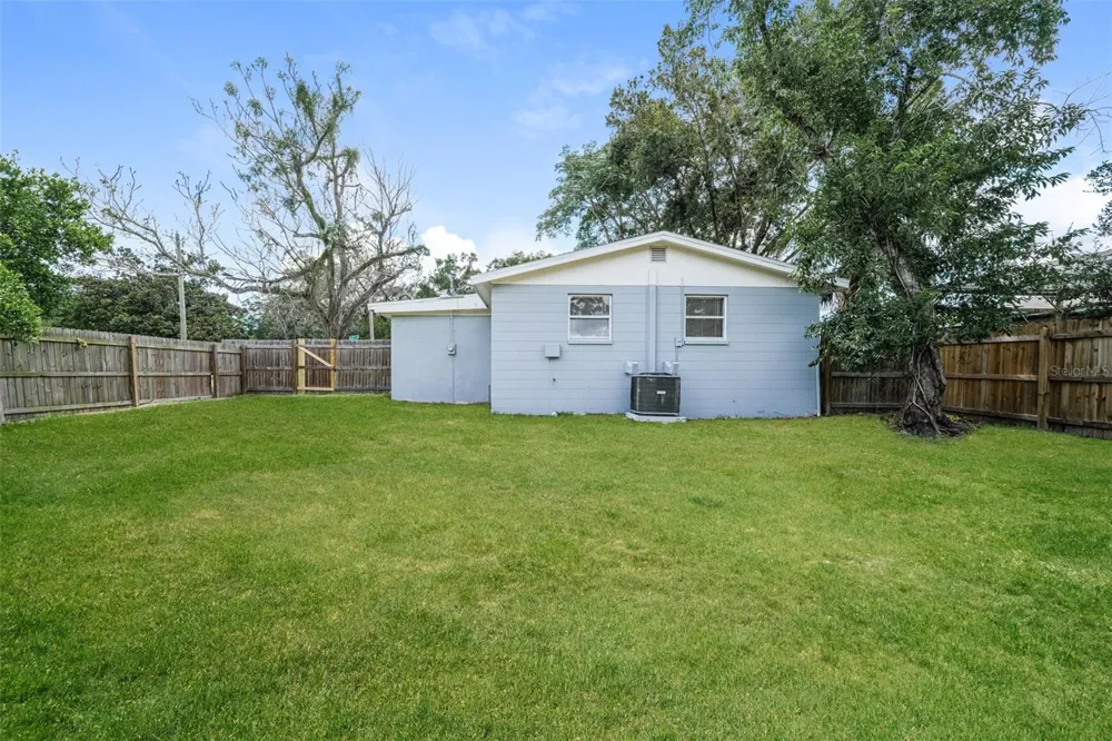 10301 17TH STREET Tampa, FL 33612