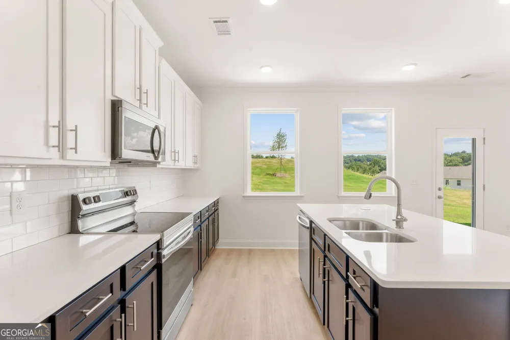 7371 Rocklin LN Flowery Branch, GA 30542