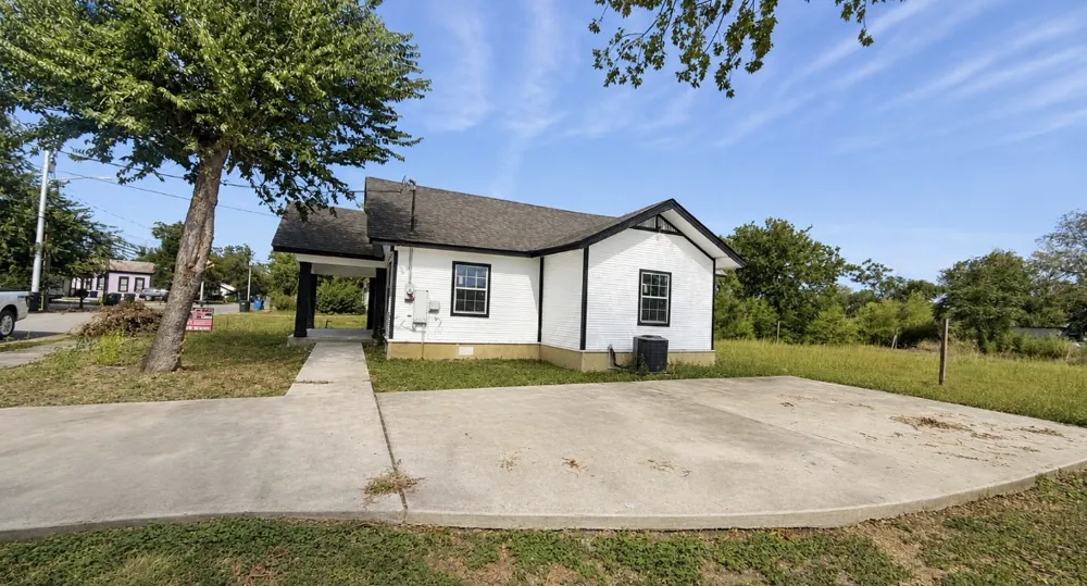 510 E Pine Street Seguin, TX 78155