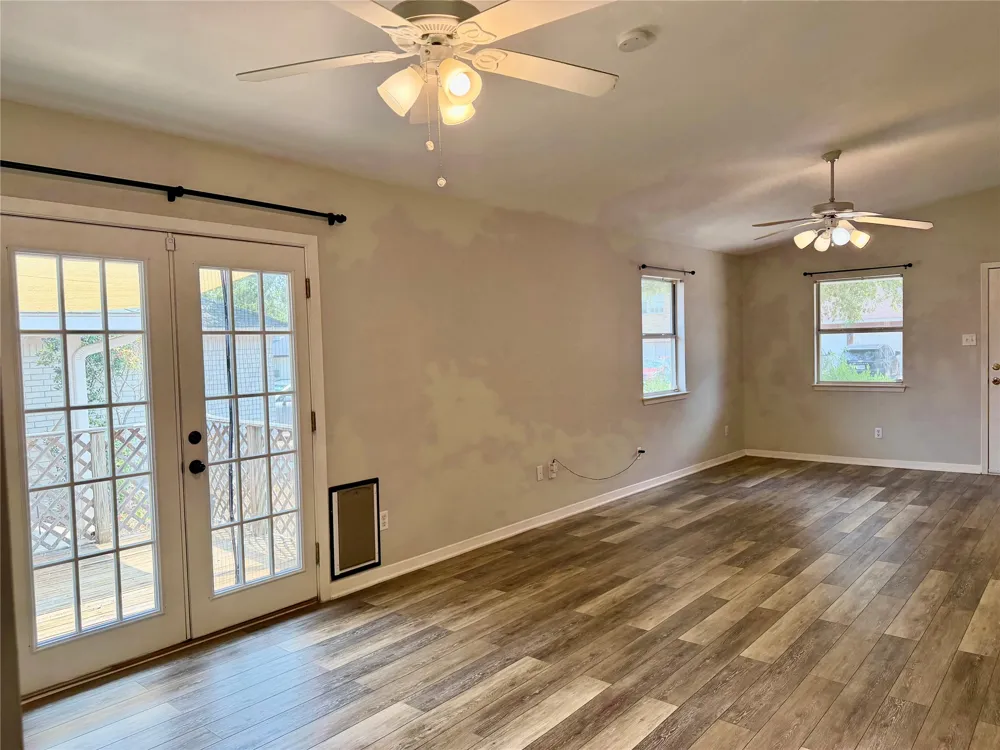 8112 Willet Trail Trail #B Austin, TX 78745