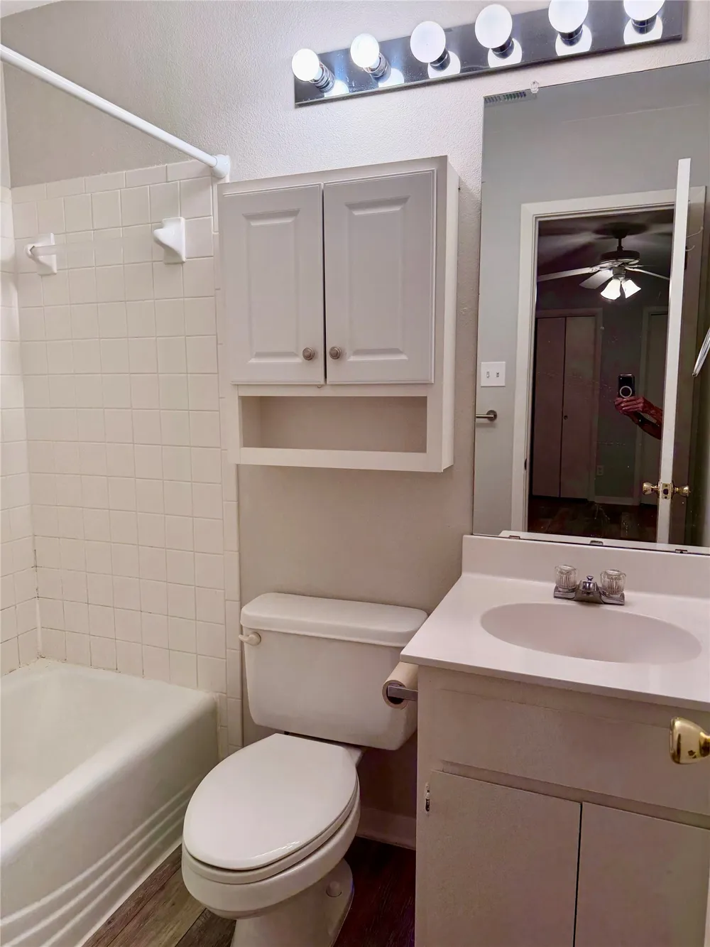 8112 Willet Trail Trail #B Austin, TX 78745