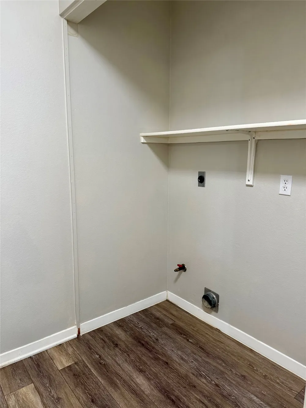 8112 Willet Trail Trail #B Austin, TX 78745
