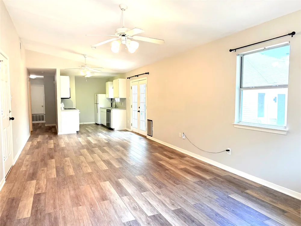 8112 Willet Trail Trail #B Austin, TX 78745