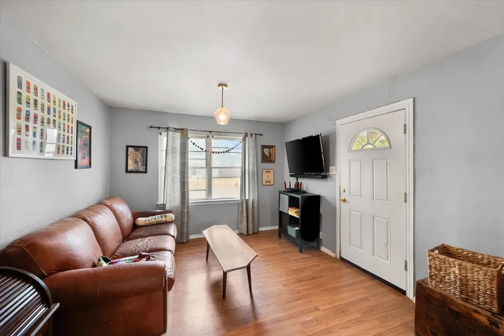 1405 Grace Street Arlington, TX 76010