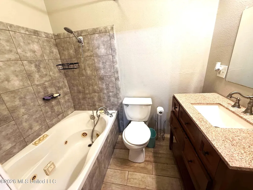 27588 E Lake Cypress Dr Perkinston, MS 39573