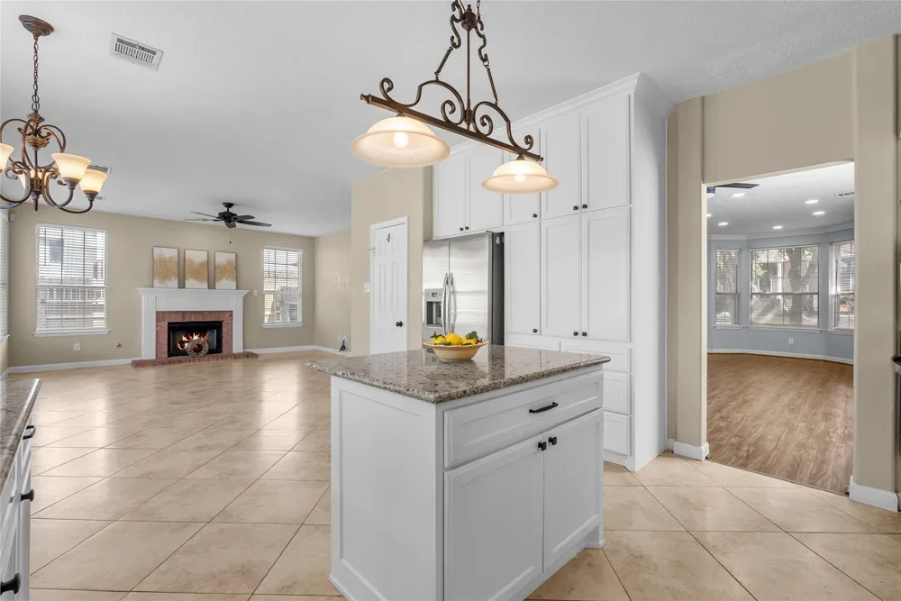 2212 Palm Lagoon Drive League City, TX 77573