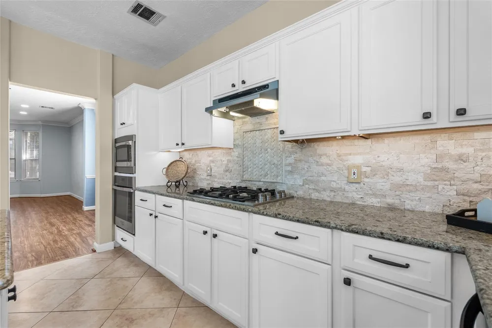 2212 Palm Lagoon Drive League City, TX 77573