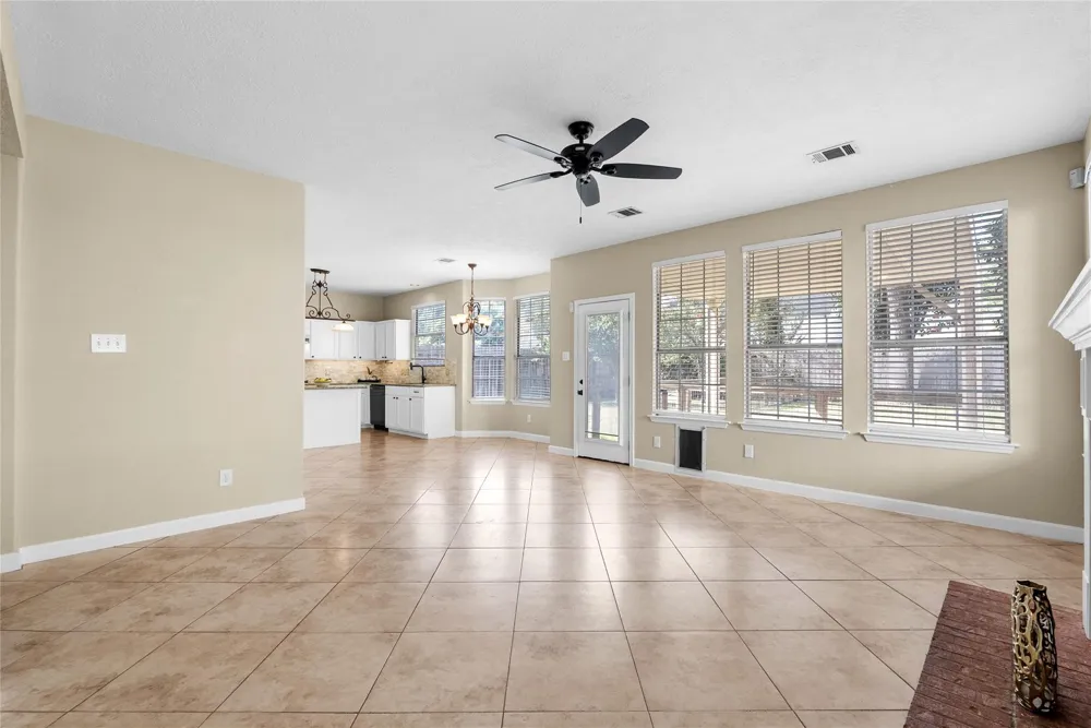 2212 Palm Lagoon Drive League City, TX 77573