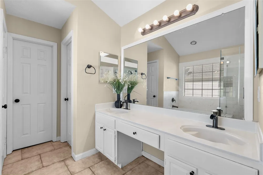 2212 Palm Lagoon Drive League City, TX 77573