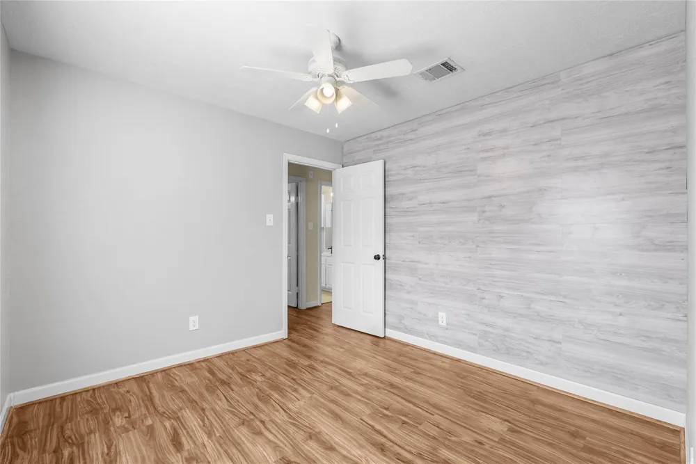2212 Palm Lagoon Drive League City, TX 77573