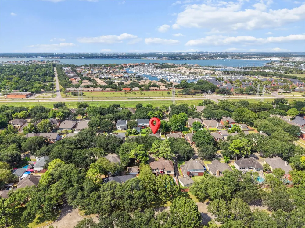 2212 Palm Lagoon Drive League City, TX 77573