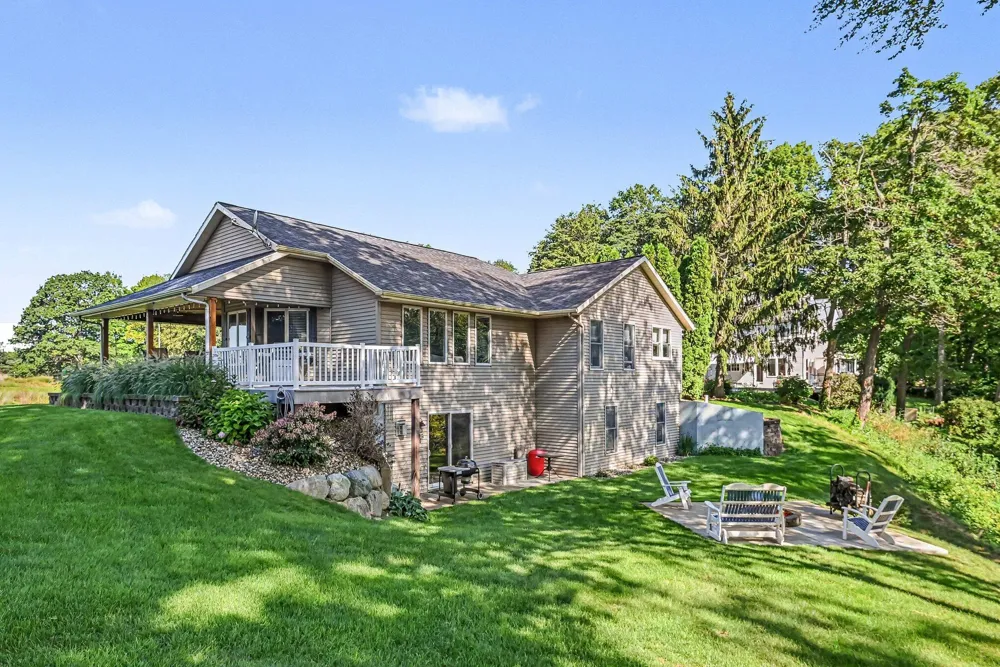569 Hawksnest Drive South Haven, MI 49090