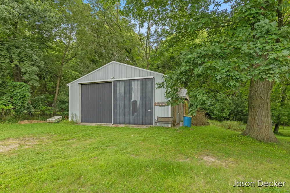 6181 10 Mile Road NE Rockford, MI 49341