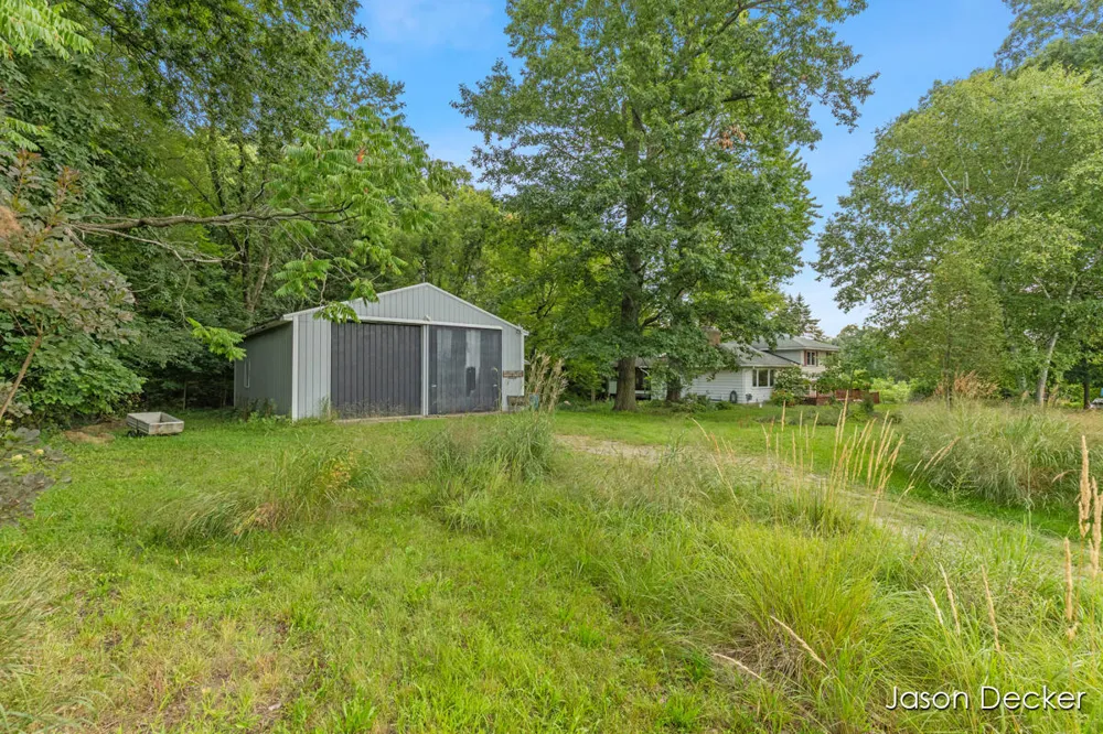 6181 10 Mile Road NE Rockford, MI 49341