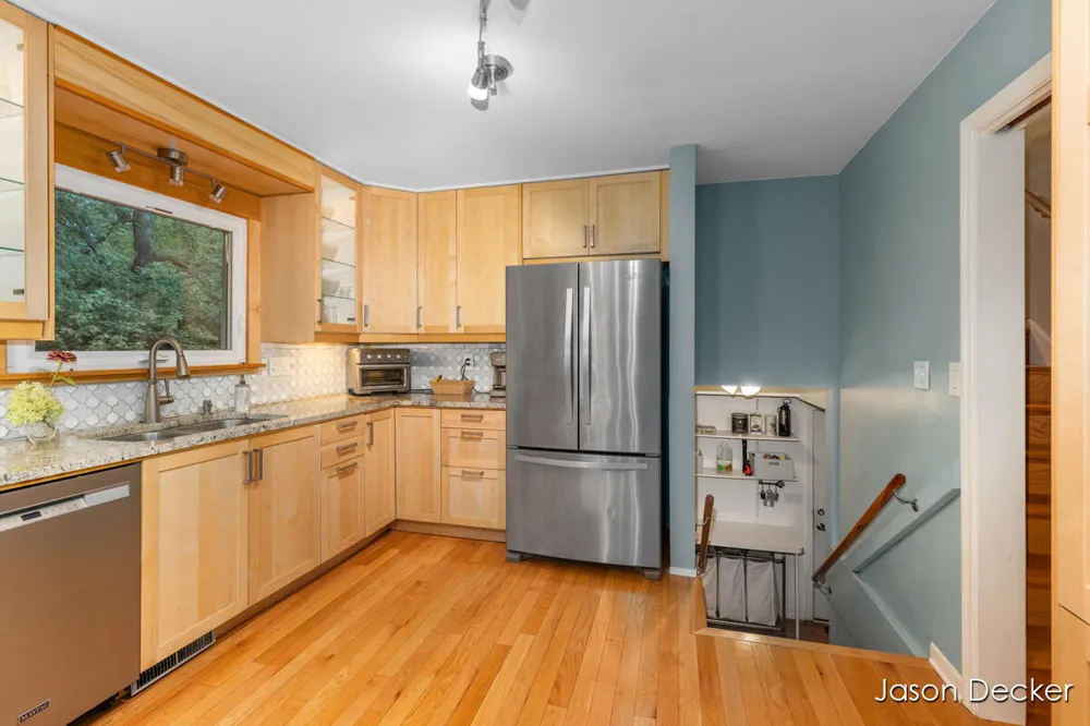 6181 10 Mile Road NE Rockford, MI 49341