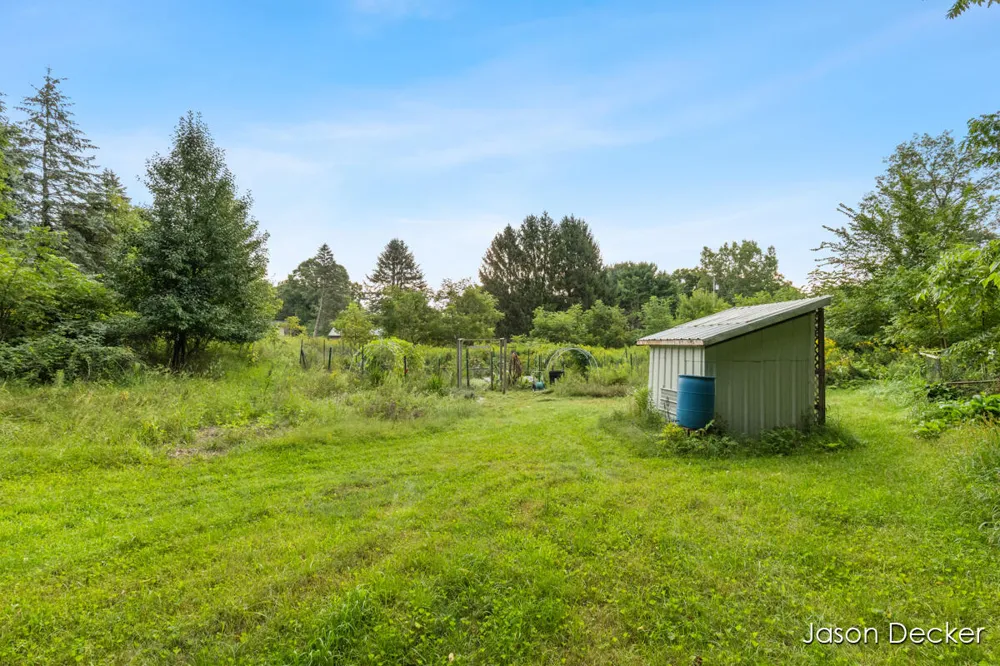 6181 10 Mile Road NE Rockford, MI 49341
