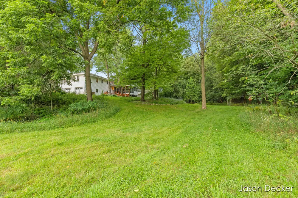 6181 10 Mile Road NE Rockford, MI 49341