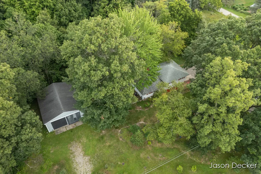 6181 10 Mile Road NE Rockford, MI 49341