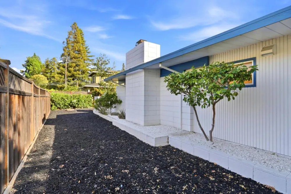 4154 Amaranta Court Palo Alto, CA 94306