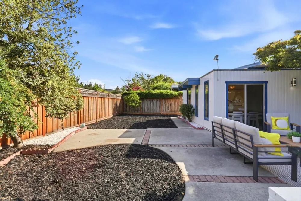 4154 Amaranta Court Palo Alto, CA 94306