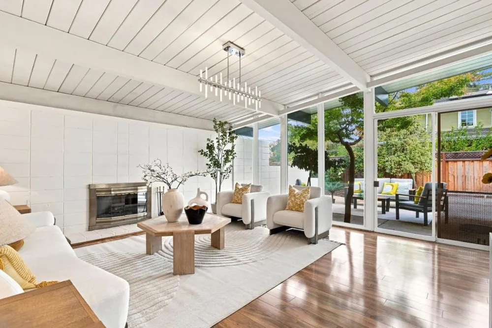 4154 Amaranta Court Palo Alto, CA 94306