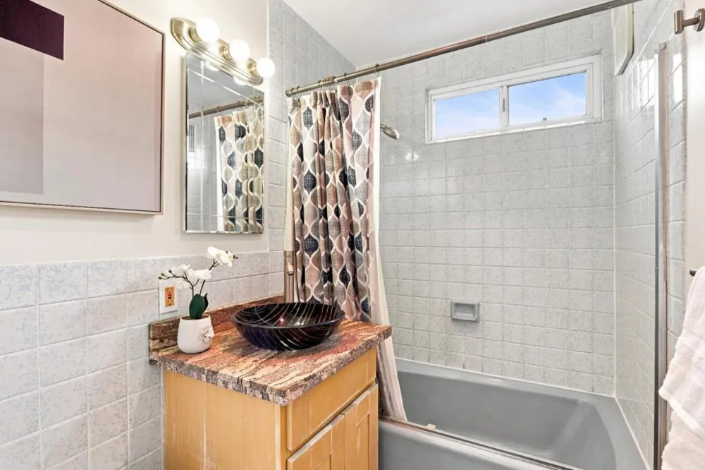 4154 Amaranta Court Palo Alto, CA 94306