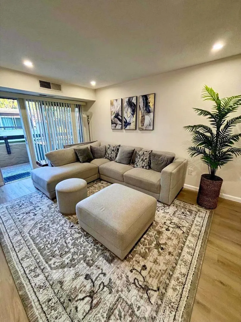 275 Tradewinds Drive #10 San Jose, CA 95123