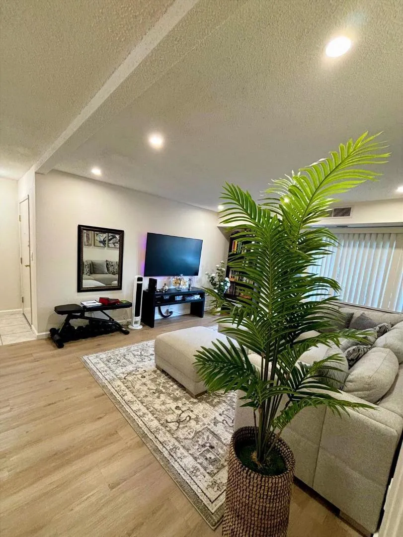 275 Tradewinds Drive #10 San Jose, CA 95123