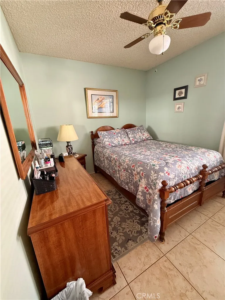 1475 Almond Perris, CA 92571