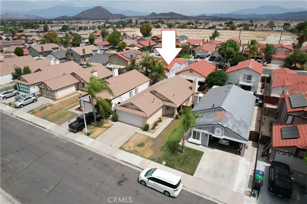 1475 Almond Perris, CA 92571
