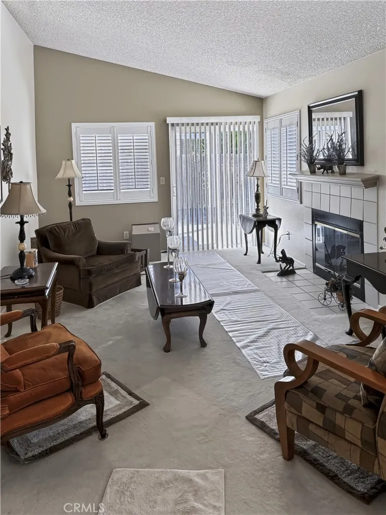 1475 Almond Perris, CA 92571