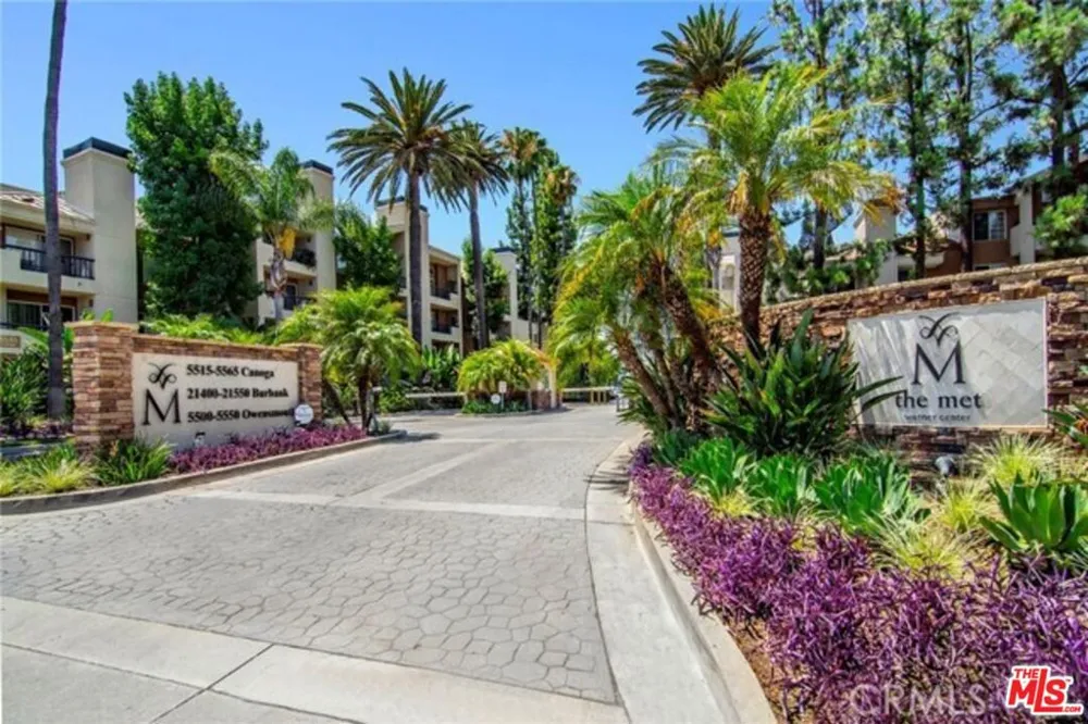 21400 Burbank Boulevard #202 Woodland Hills, CA 91367