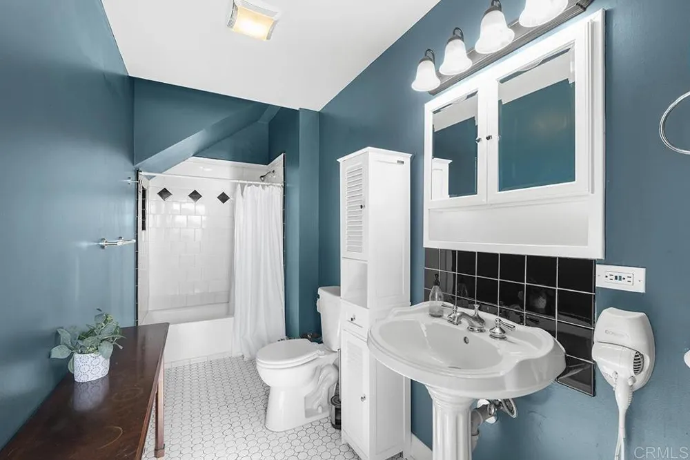 2683 C St San Diego, CA 92102