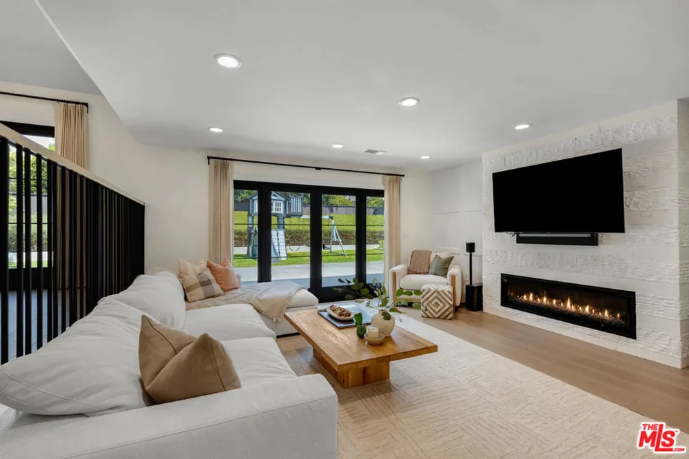 912 Aleppo Street Newport Beach, CA 92660