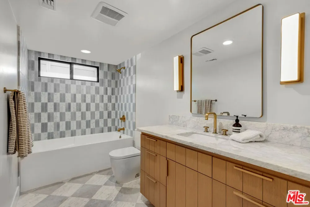 912 Aleppo Street Newport Beach, CA 92660