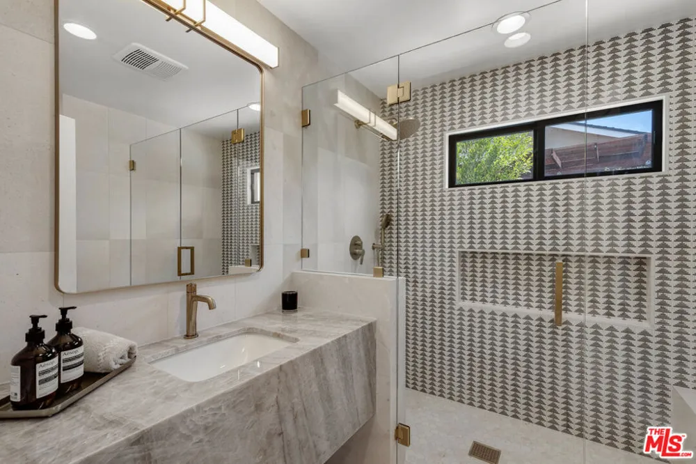 912 Aleppo Street Newport Beach, CA 92660