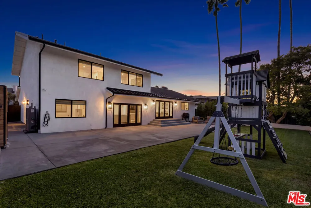 912 Aleppo Street Newport Beach, CA 92660