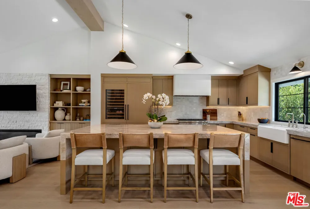 912 Aleppo Street Newport Beach, CA 92660