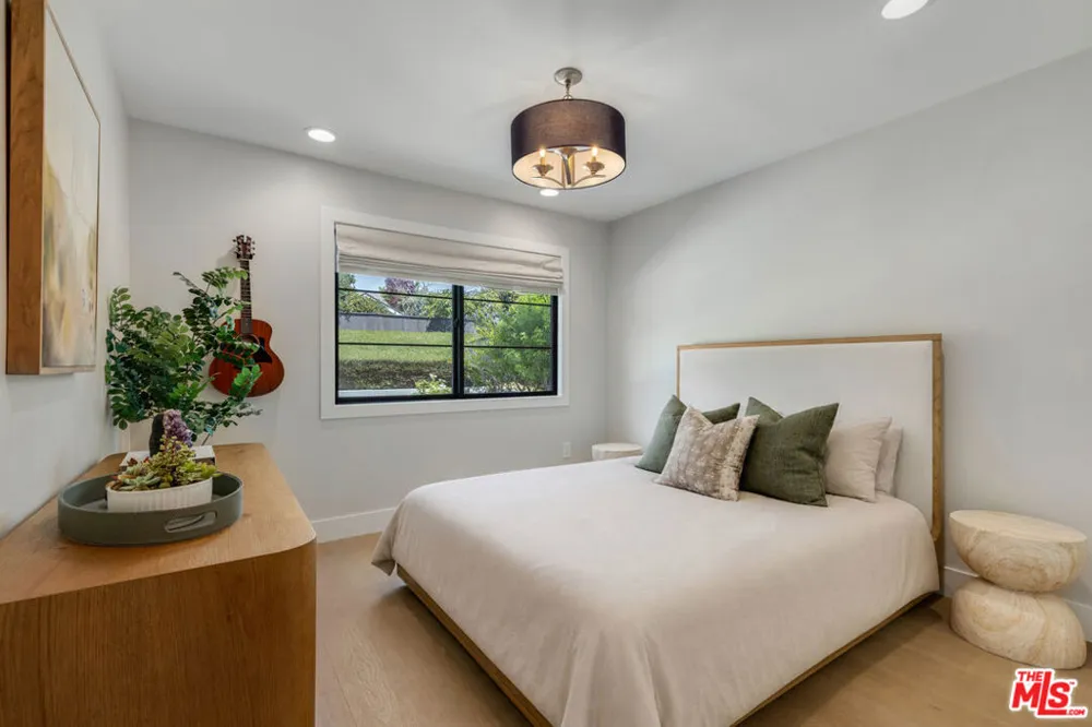 912 Aleppo Street Newport Beach, CA 92660