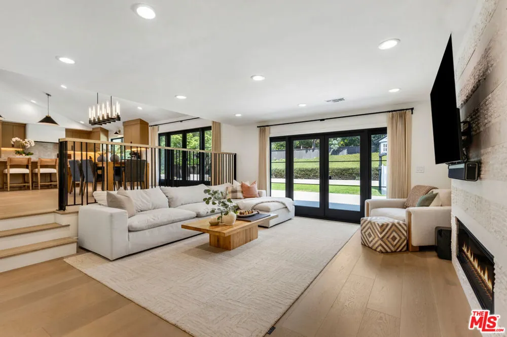 912 Aleppo Street Newport Beach, CA 92660