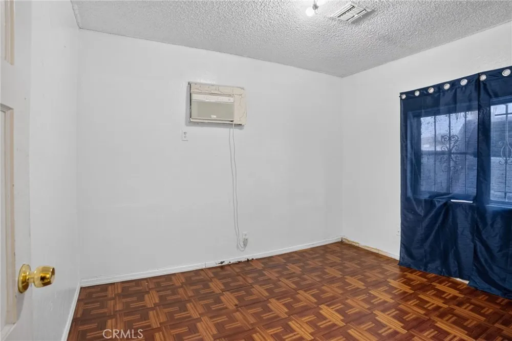 13303 Pierce Pacoima, CA 91331