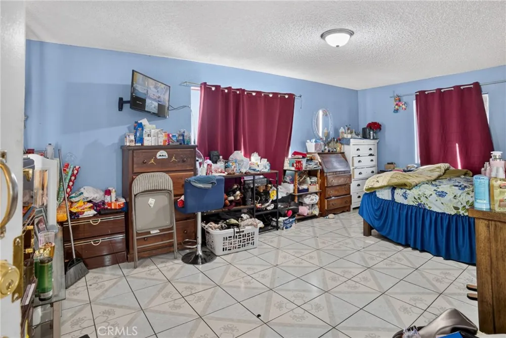 13303 Pierce Pacoima, CA 91331
