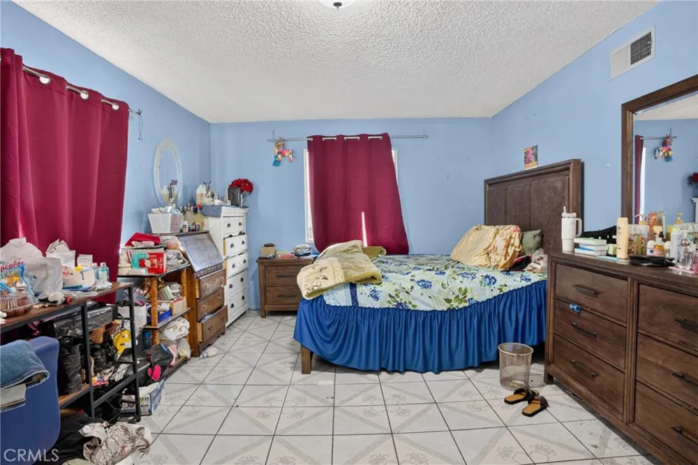 13303 Pierce Pacoima, CA 91331