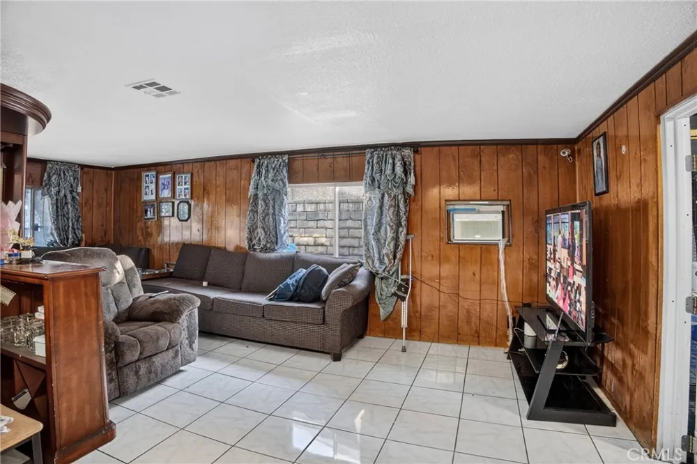 13303 Pierce Pacoima, CA 91331