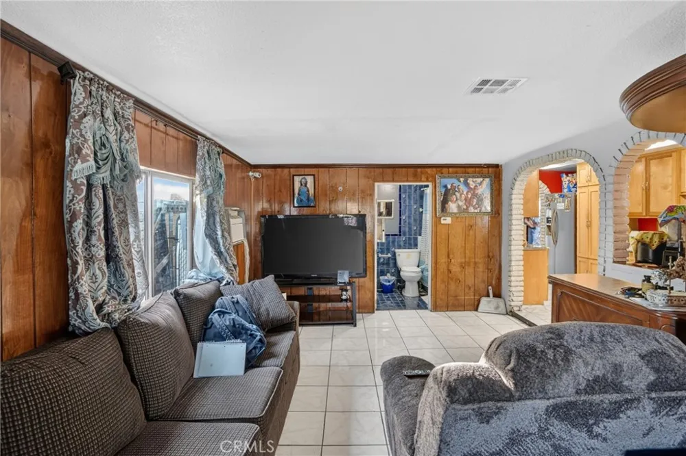 13303 Pierce Pacoima, CA 91331